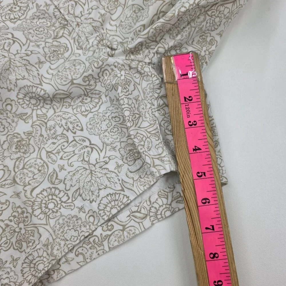 Old Navy Chino Floral Shorts 100% Cotton Womens Size 4 Beige‎ White Mid Rise